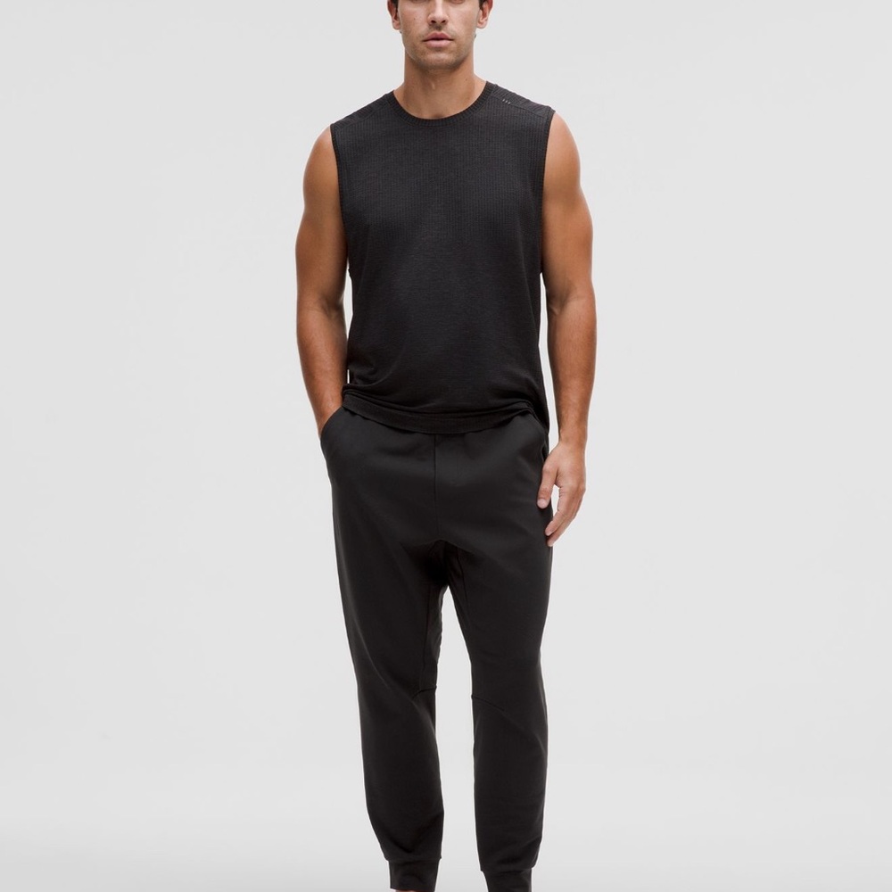 LULULEMON Men’s Intent Jogger Size SHORT Large